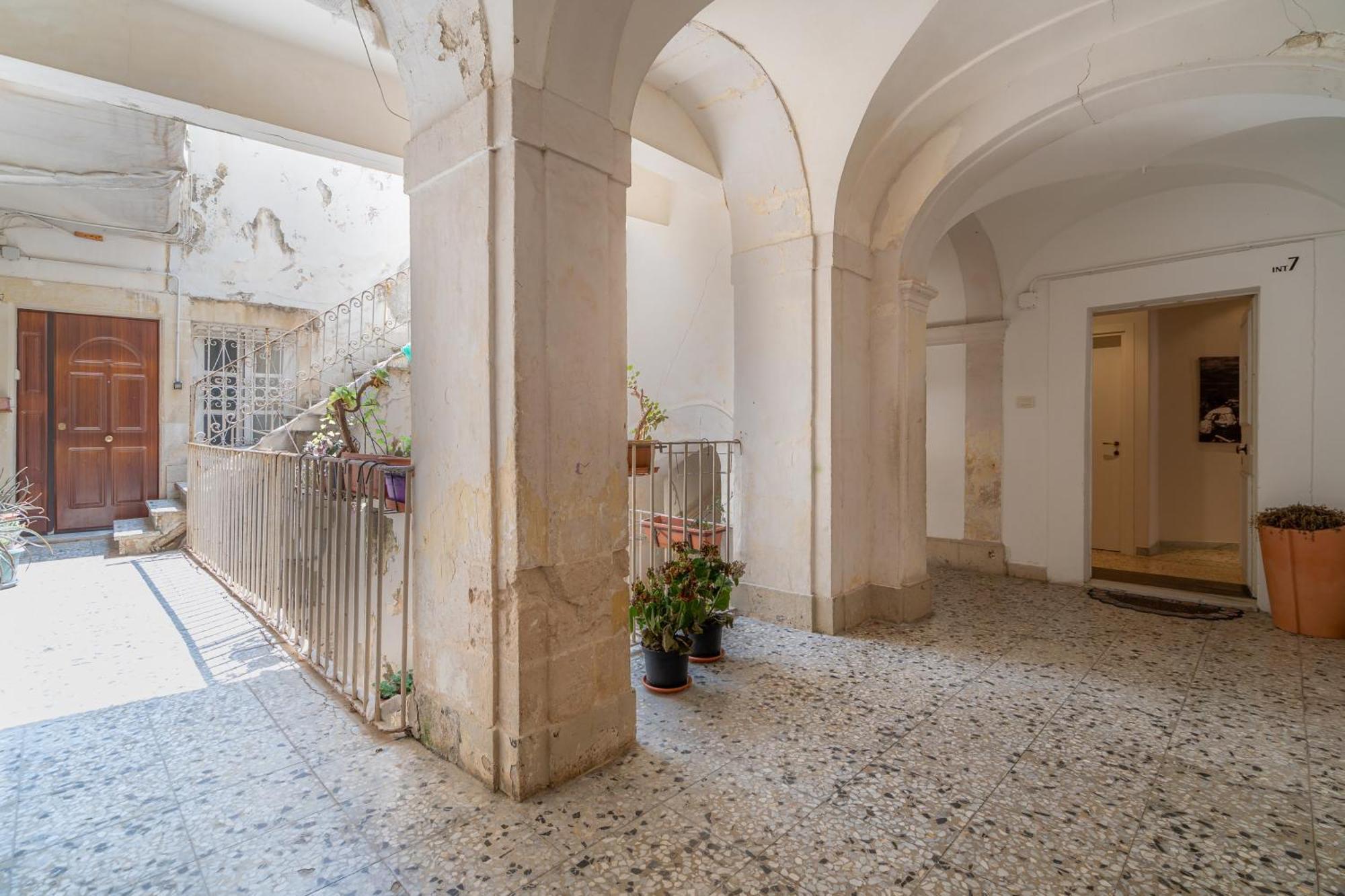 Hotiday Room Collection - Ortigia Opera Сиракузы Экстерьер фото