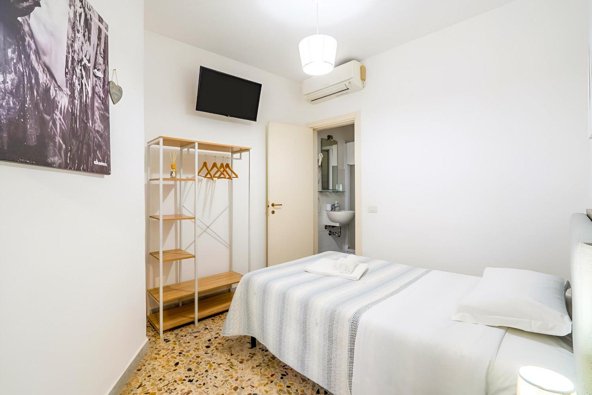 Hotiday Room Collection - Ortigia Opera Сиракузы Экстерьер фото