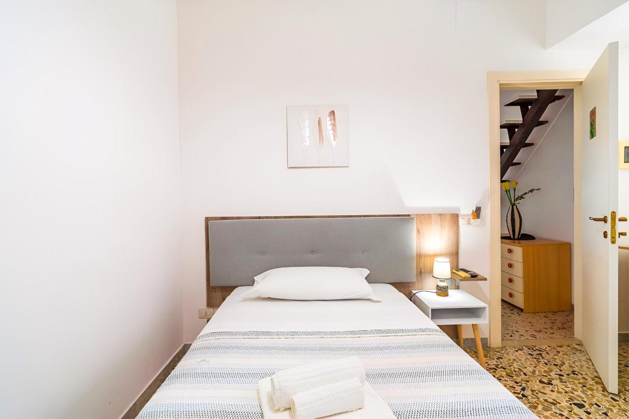 Hotiday Room Collection - Ortigia Opera Сиракузы Экстерьер фото