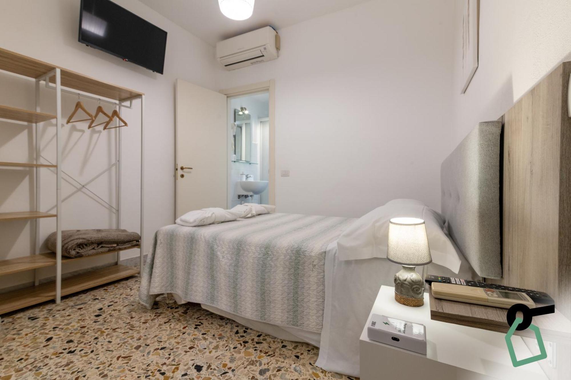 Hotiday Room Collection - Ortigia Opera Сиракузы Экстерьер фото